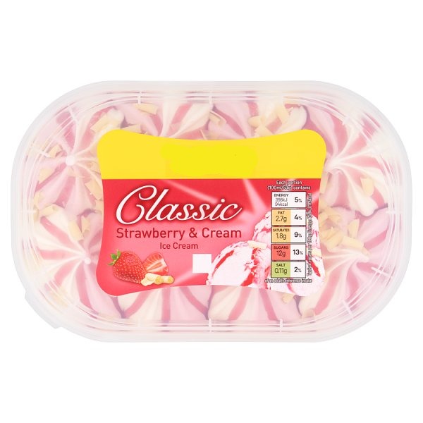 Classic Strawberry & Cream Ice Cream (900ml)